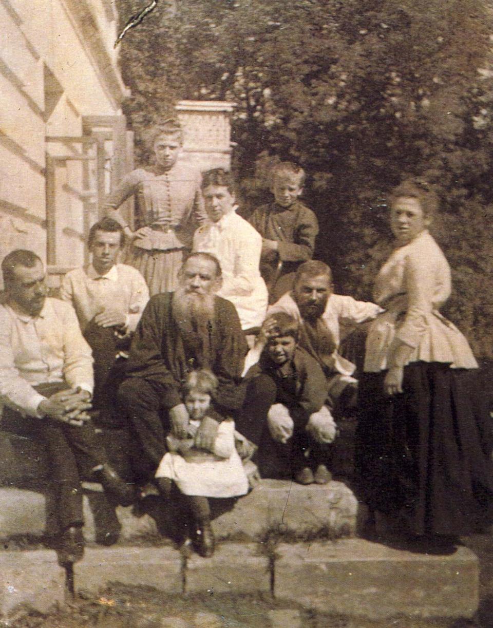 Трагична любов, която се превръща във война: Лев Толстой и жената, която живя в сянката му 63 smejstvo