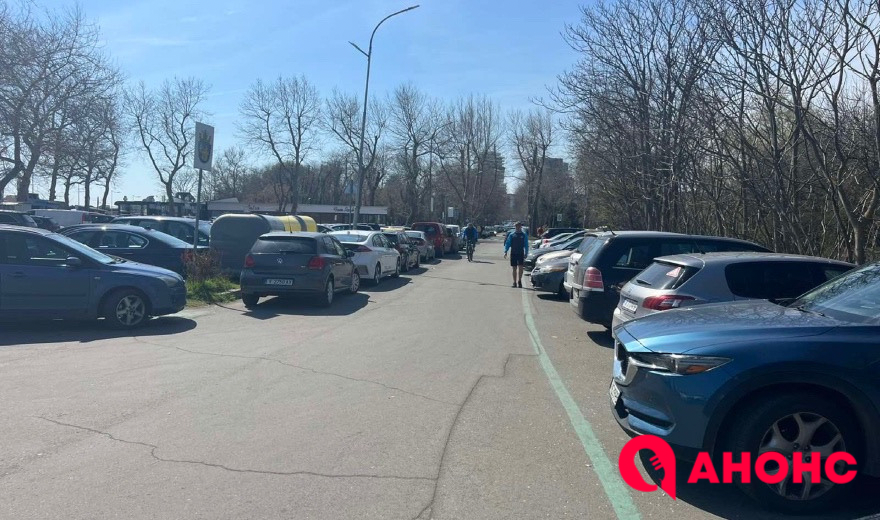 Жегата изпълни с хора плажа в Бургас, опашки за места по баровете 62 бургас