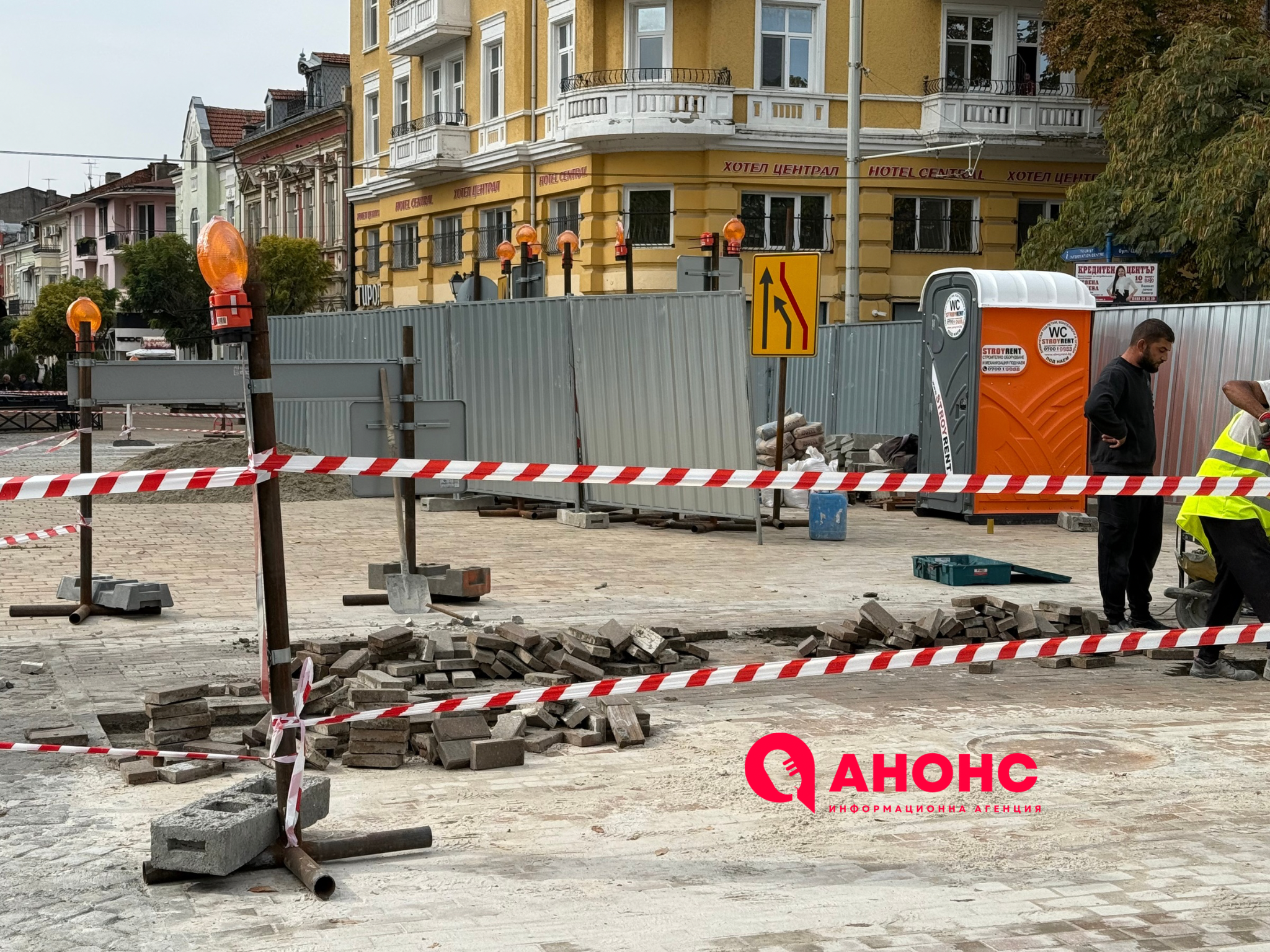 Ремонт на ремонта: Повдигнатото кръстовище в Русе се бави, а плочките се чупят 63 ремонт хали