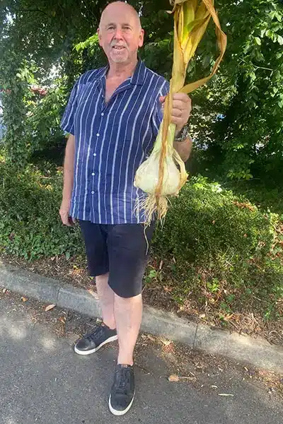 Няма да повярвате колко тежи този чесън, рекордът вече е факт (Снимка) 62 chesan 1