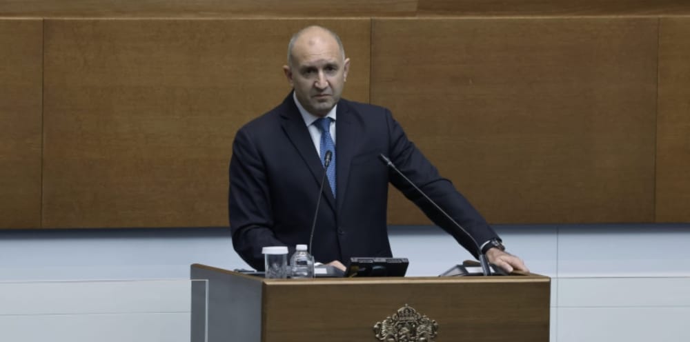 radev tribuna 1